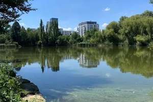 Probstsee Lakeside Luxury: 3,5-Zi., EBK, Ankleide, TG | 7 min Patch Barracks – 70567 Möhringen-Mitte, Stuttgart – Vorschaubild 2