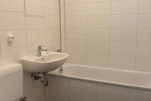 Familienfreundliches Zuhause: Neu saniert, zwei Balkone, ruhige Lage am Herrenberg – Tungerstraße 4, 99099 Herrenberg, Erfurt – Vorschaubild 4