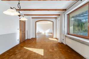 München-Fasanerie: Großzügiges Einfamilienhaus mit Pool, Garten & viel Platz für die Familie – München – Vorschaubild 9
