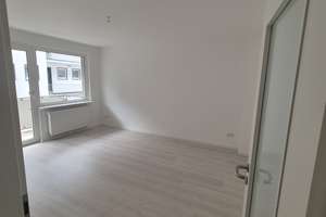 Freundliche Hausgemeinschaft sucht Mieter*in für kleine Wohnung, KDB, 1. Etage – Trooststraße 6, 42107 Elberfeld, Wuppertal – Vorschaubild 2