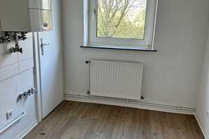 Helle 2 Zimmer Erdgeschosswohnung mit Balkon zum 01.07.2025 neu vermietbar! – Am Leher Güterbahnhof 21, 27576 Bremerhaven – Vorschaubild 3