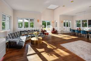 Stilvolles Einfamilienhaus in begehrter Lage von HH-Blankenese – Die vollständige Adresse der Immobilie erhältst du vom Anbieter., 22587 Blankenese, Hamburg – Vorschaubild 2