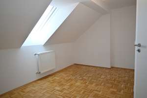 Stilvolle, zentralgelegene 2-Zimmer DG Wohnung in Regensburg – Galgenbergstrasse 5, 93053 Galgenberg, Regensburg – Vorschaubild 11