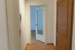Tolle 2-Raum Wohnung mit Balkon im stilvollen Altbau – Ulmenstraße 22, 9112 Chemnitz – Vorschaubild 3