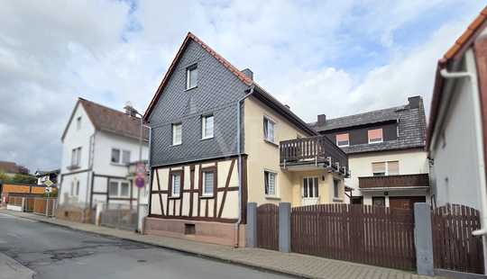 Bild von Hofreite mit zwei Wohnhäusern, Garten, viel Gestaltungspotenzial und 2 Garagen