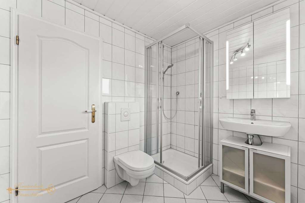 Immobilie in Jade - Wohn- und Geschäftshaus mit vielseitiger Gewerbefläche - Bild 3