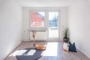 Tolle 3-Raum-Wohnung mit Blick ins Grüne – Stollberger Str. 21c, 9119 Chemnitz – Vorschaubild 1