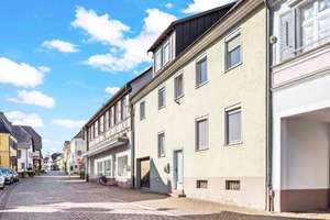 Zweifamilienhaus mit Geschichte und Zukunft – Die vollständige Adresse der Immobilie erhältst du vom Anbieter., 77955 Ettenheim – Vorschaubild 1
