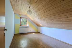 Ihr neues Zuhause mit Potenzial: Einfamilienhaus mit 5 Zimmer und herrlichen Garten  – Die vollständige Adresse der Immobilie erhältst du vom Anbieter., 80995 Feldmoching, München – Vorschaubild 17