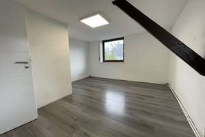 Haus mit 2 großen Whg., Büroräumen und großer Halle für Gewerbe – Die vollständige Adresse der Immobilie erhältst du vom Anbieter., 89447 Zöschingen – Vorschaubild 14