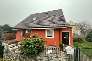 Haus mit optionalem Baugrundstück und Gewerbeeinheit auf großzügigem 2.523 m² Grundstück – Darrgang 1a, 16792 Zehdenick – Vorschaubild 1