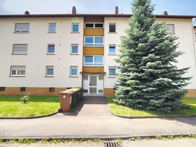 Provisionsfrei! Zentrale Sanierungsbedürfte 1-Zimmer Wohnung mit Balkon