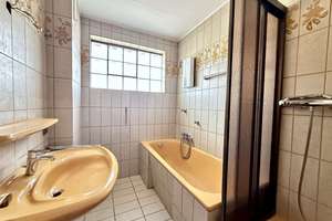 Attraktive Dachgeschosswohnung mit großem Balkon, Garage & Blick ins Grüne – Die vollständige Adresse der Immobilie erhältst du vom Anbieter., 46145 Tackenberg, Oberhausen – Vorschaubild 9
