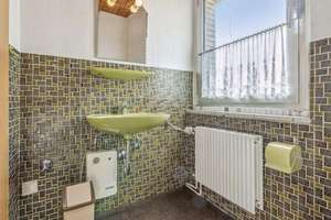 Charmantes Reihenmittelhaus mit viel Potential in grüner Lage von Köln Mehrheim – Die vollständige Adresse der Immobilie erhältst du vom Anbieter., 51103 Merheim, Köln – Vorschaubild 9