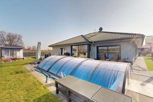 Barrierearmer Bungalow mit 7 Zimmern, KNX-System, Pool und hochwertigster Ausstattung – Die vollständige Adresse der Immobilie erhältst du vom Anbieter., 35619 Braunfels – Vorschaubild 1