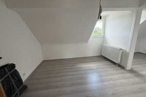 Stilvolles Einfamilienhaus : Modernisiert mit neuem Bad und Garten – Düren (Kreis) – Vorschaubild 11