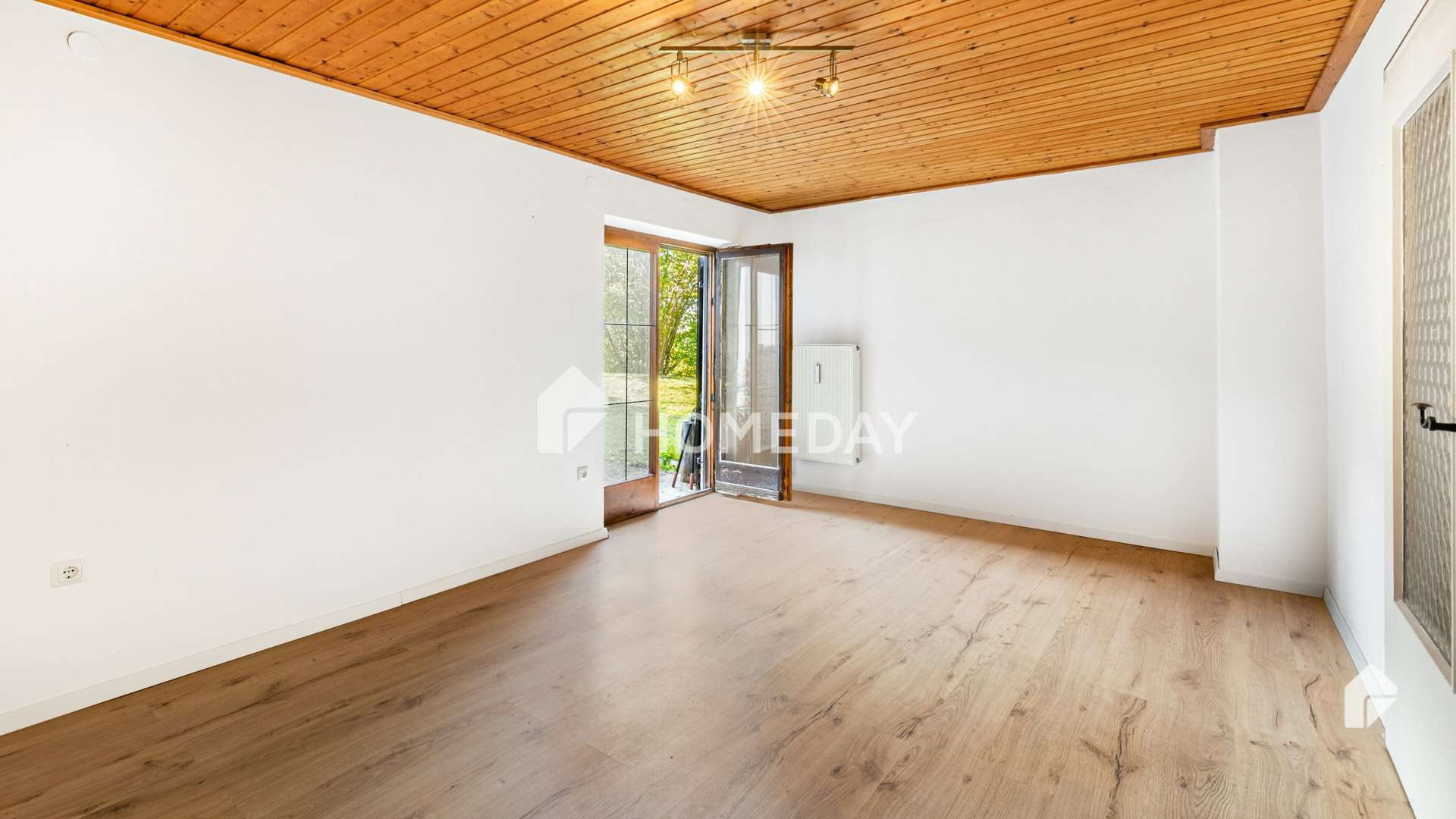 Immobilie in Neubeuern - Stilvolles Landhaus als Zweifamilienhaus mit großzügigem Grundstück in Neubeuern - Bild 0