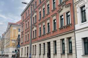 Stilvolles Wohnen im Baudenkmal: Kernsanierte 3,5-Zimmer-Wohnung mit Balkon & Parkett