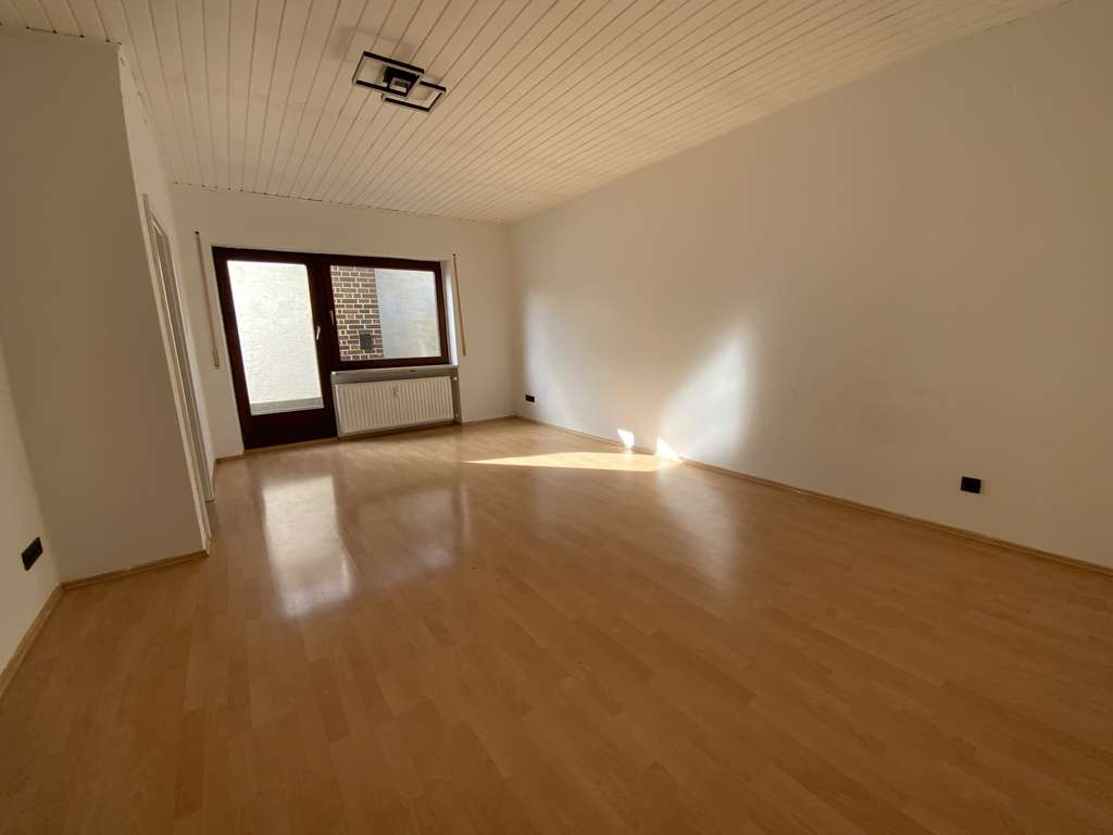 Immobilie in Eichstätt - 2-Zimmer-Dachgeschosswohnung in Eichstätt - Gefragte Wohnungsgröße – ideal vermietbar in guter Lage - Bild 1