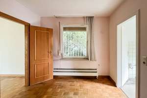 Bierstadt: Bezaubernder Bungalow! Wiesbadens Top-Lage! 5 Zi, Garage, StPl., Garten, voll unterk.! – Die vollständige Adresse der Immobilie erhältst du vom Anbieter., 65191 Bierstadt, Wiesbaden – Vorschaubild 17