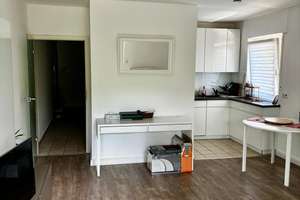 Helle, frisch renovierte 2-Zimmer-Wohnung mit Balkon, neuer Einbauküche, Stellplatz und Keller – Die vollständige Adresse der Immobilie erhältst du vom Anbieter., 33647 Brackwede, Bielefeld – Vorschaubild 3