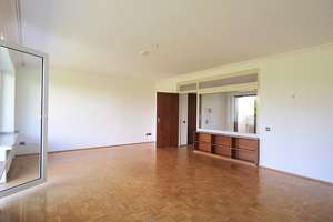 Helle, bezugsfreie 3-Zimmer-Erdgeschosswohnung mit Loggia und Garage in Aachen Beverau!