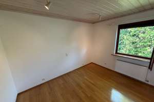 Großzügige 4 Zimmer Wohnung mit Wohnküche – hell & ruhig in München Ramersdorf – Segenstraße 2, 81735 Ramersdorf, München – Vorschaubild 3