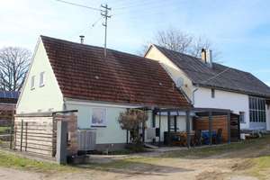Kleines Haus mit großem Potential - 
Werkstatt und Ausbaureserve in naturnaher Lage – Die vollständige Adresse der Immobilie erhältst du vom Anbieter., 86678 Ehingen – Vorschaubild 1