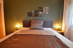 Tolle möblierte Penthouse-Wohnung mit Dachterrasse und TG-Stellplatz in Augsburg Jakobervorstad – Die vollständige Adresse der Immobilie erhältst du vom Anbieter., 86152 Jakoberstadt-Süd, Augsburg – Vorschaubild 2