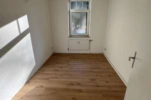 NEU-Sanierte 3-Zimmer mit Laminat und Wanne in sehr guter Lage! – Sandstraße 106, 9114 Borna-Heinersdorf, Chemnitz – Vorschaubild 4