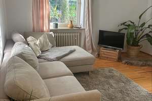Charmante 2-Zi Wohnung mit Wintergarten, Terrasse und Garten in Lerchenau-Ost – Kletterrosenweg 8, 80935 Lerchenau-Ost, München – Vorschaubild 2