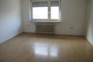 Geräumige, 2-Zimmerwohnung (ohne Balkon) mit großer Wohnküche und Tageslichtbad Nähe Fußgängerzone – Berliner Straße 12, 75172 Weststadt, Pforzheim – Vorschaubild 4