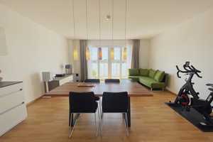 Gemütliche, voll möblierte Zwei-Zimmer-Wohnung mit hochwertigen Möbeln im Europaviertel – Frankfurt am Main – Vorschaubild 4