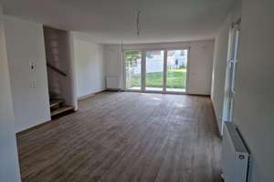 Familienfreundliches RHH 3 ZKB – Dachstudio, Terrasse & barrierefrei – Härlestrasse 23, 78727 Oberndorf am Neckar – Vorschaubild 2