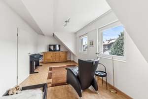 Einfamilienhaus-Traum auf vier Ebenen mit PV-Anlage und Garage im Gurkenland von Düsseldorf-Eller – 40229 Eller, Düsseldorf – Vorschaubild 4