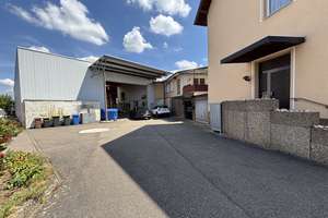 Dreifamilienhaus mit Bürotrakt und Halle auf großzügigem Grundstück – Die vollständige Adresse der Immobilie erhältst du vom Anbieter., 76532 Oos, Baden-Baden – Vorschaubild 1