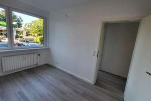 Erdgeschoß-frisch renoviert-separater Eingang-Balkon-Tiefgarage-von Privat – Elmshorner Straße 15, 25421 Pinneberg – Vorschaubild 9