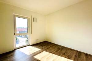 MODERN - HELL - BEZUGSFREI
3-Zimmer-Eigentumswohnung mit Balkon in Schongau – Die vollständige Adresse der Immobilie erhältst du vom Anbieter., 86956 Schongau – Vorschaubild 8