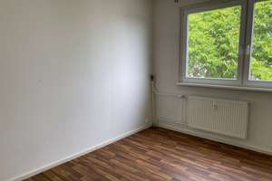 helle 3 Zimmerwohnung mit Balkon – Carl-Zeiss-Straße 7, 6122 Nördliche Neustadt, Halle (Saale) – Vorschaubild 4