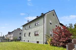 Großzügiges 2- bis 3-Familienhaus in Nürnberg- Brunn auf ca. 1.024 m² Grundstück