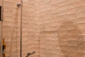 Coole lässige Altbauwohnung, begehbarer Kleiderschrank, voll eingerichtet, BOLON Designboden – Herzogstraße 25, 40215 Friedrichstadt, Düsseldorf – Vorschaubild 25