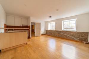 2-Zimmerwohnung in stilvollem Altbau