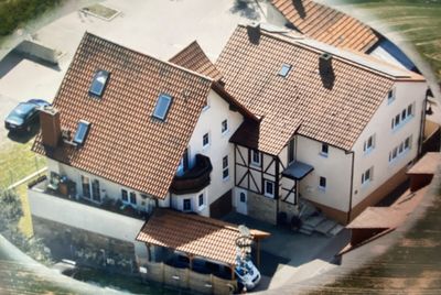 Wohnensemble in zentraler Lage – Zweifamilienhaus mit angrenzendem Einfamilienhaus