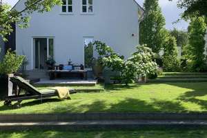 Zeitlose Eleganz in Bestlage: Ensembleschutz-Immobilie mit modernem Anbau – Die vollständige Adresse der Immobilie erhältst du vom Anbieter., 93051 Kumpfmühl-Ziegetsdorf-Neuprüll, Regensburg – Vorschaubild 4