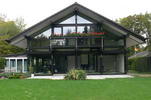 LUXURIÖSES HUF HAUS BESTENS IN FORM 211 m² WFL. + 67 m² WINTERGARTEN, DOPPELGARAGE AUF 1.214m² GRUND – Barnim (Kreis) – Vorschaubild 1