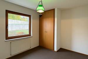 Einfamilienhaus in ruhiger, bevorzugter ruhiger Wohnlage mit Wintergarten und Kamin


 – Die vollständige Adresse der Immobilie erhältst du vom Anbieter., 36323 Grebenau – Vorschaubild 10