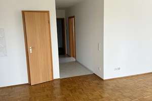 Einziehen & Wohlfühlen! 2-Zimmer-Wohnung, guter Schnitt + Parkett + Bad mit Wanne + Balkon – Silbergraben 5, 99097 Melchendorf, Erfurt – Vorschaubild 3