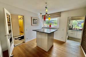 Lichtdurchfluteter Bungalow mit besonderer Architektur und Kamin – einziehen und wohlfühlen! – Die vollständige Adresse der Immobilie erhältst du vom Anbieter., 41239 Schmölderpark, Mönchengladbach – Vorschaubild 16
