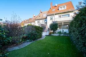 Platz für alle: Reihenendhaus - geeignet auch als Mehrgenerationenlösung! – Frankfurt am Main – Vorschaubild 1
