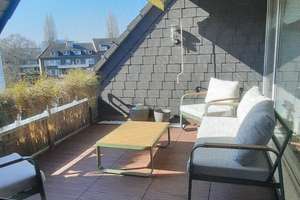 Lichtdurchfluteter DG-Traum in Krefeld: 3 Zimmer mit SW-Dachterrasse, moderner EBK & Garage! – Buchenstraße 23, 47805 Dießem/Lehmheide, Krefeld – Vorschaubild 7